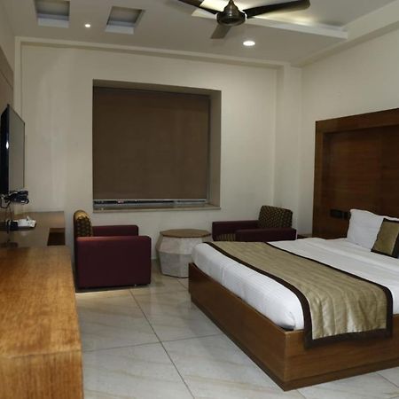 Hotel Pacific Roorkee מראה חיצוני תמונה